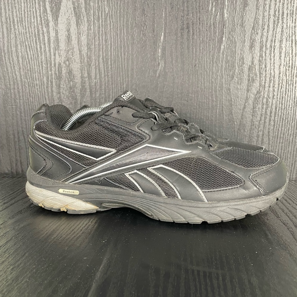 Reebok Zig Kinetica Men’s size 9.5